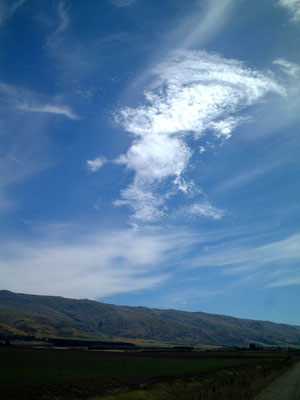 mountains_sky_rail_trail_new_zealand